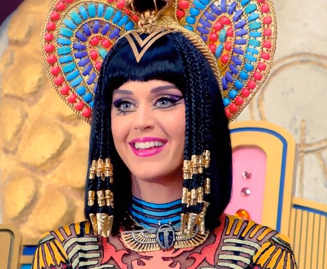 katy_perry_dark_horse_beauty_beaded_braids.jpg