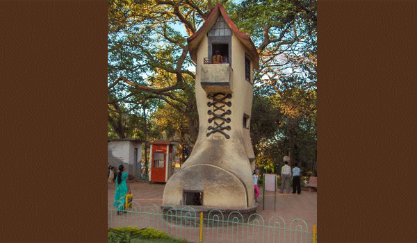boot-house-hanging-garden-mumbai-india