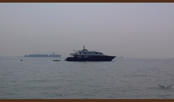 luxury-yatch-colaba-mumbai-india