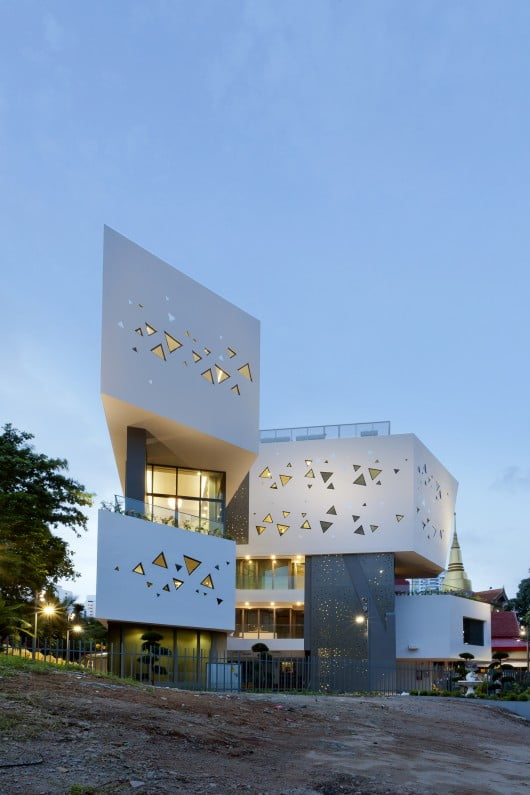 contemporary temple architecture,