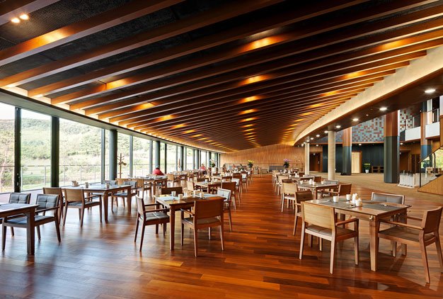 Seowon-Golf-Clubhouse-Design-by-ITM-Yooehwa-Architects-and-Itami-Jun-Architects-(17)
