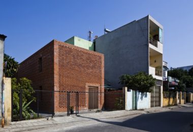 exposed brickwork construction in Termitary House,