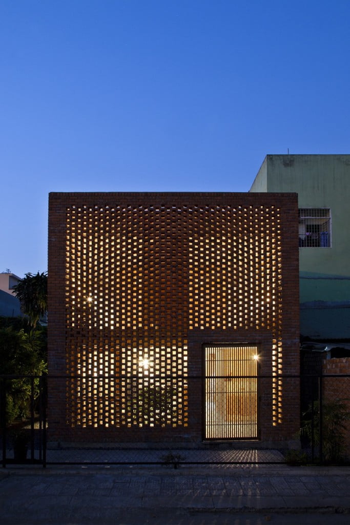 exposed brickwork construction in Termitary House,