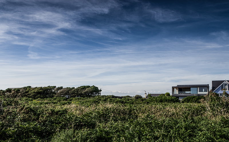 modern cliff house contemporary architecture style,