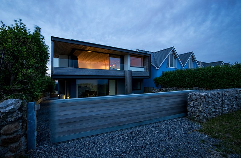 modern cliff house contemporary architecture style,