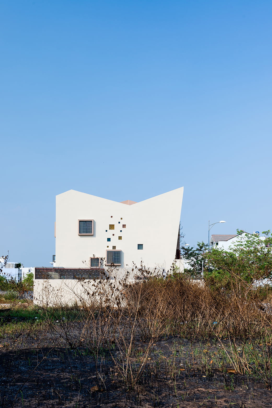 Flexible house architecture of 2H house in Vietnam - Kadva Corp