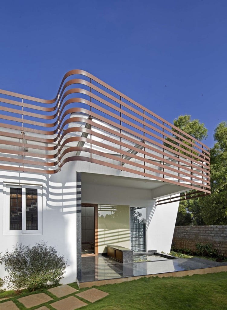 modern house design with inner courtyard,