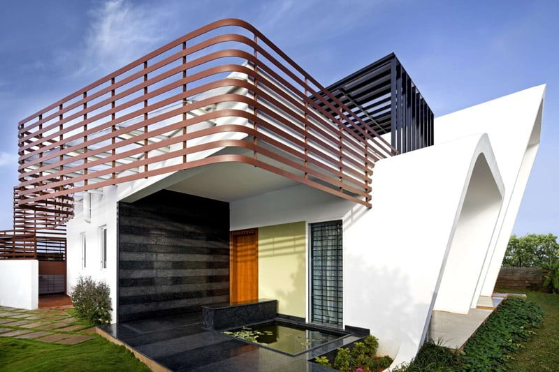 modern house design with inner courtyard,