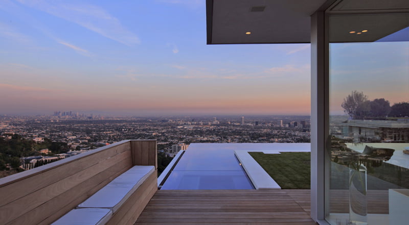 Infinity Swimming Pool Within Modern Villa Architecture (12)