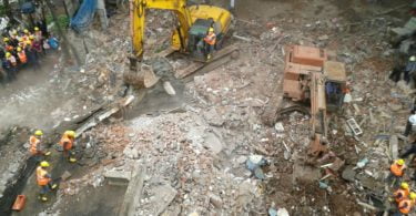 3 storey building collapses