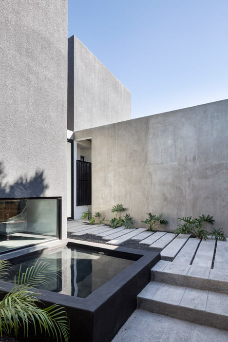 stucco house,