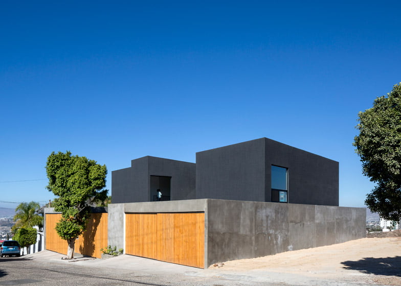 stucco house,