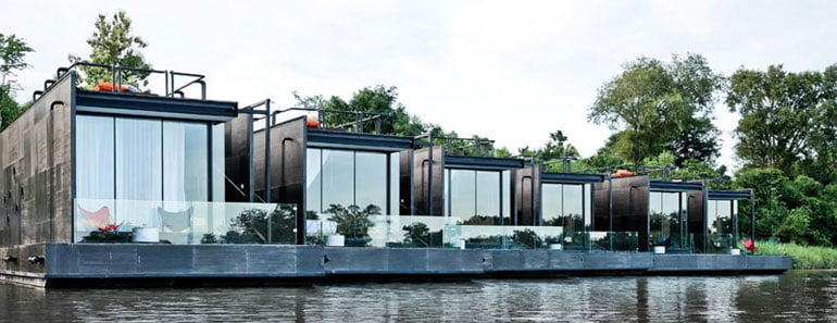 floating house,