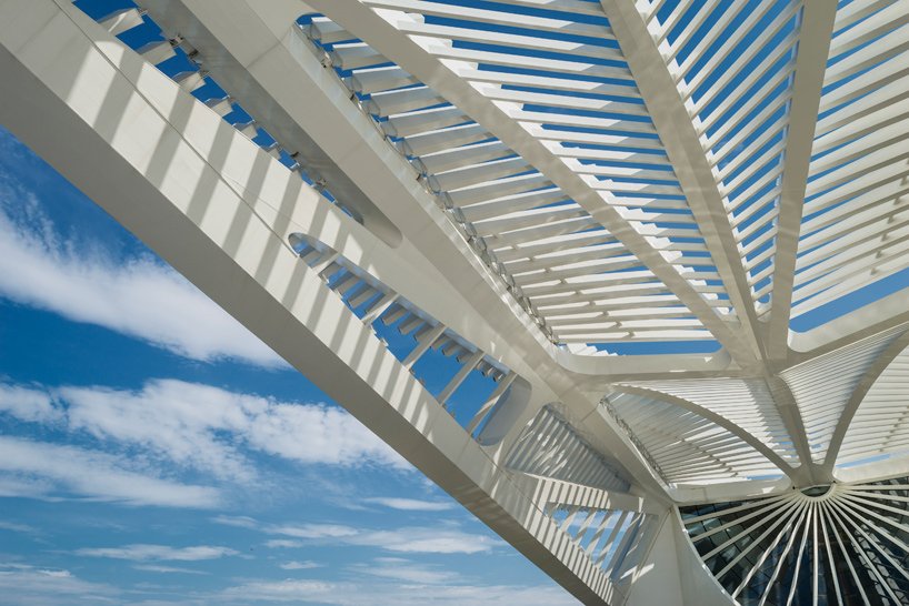 Cantilevering roof with mobile wings Architecture Of New Museum of Tomorrow By Santiago Calatrava