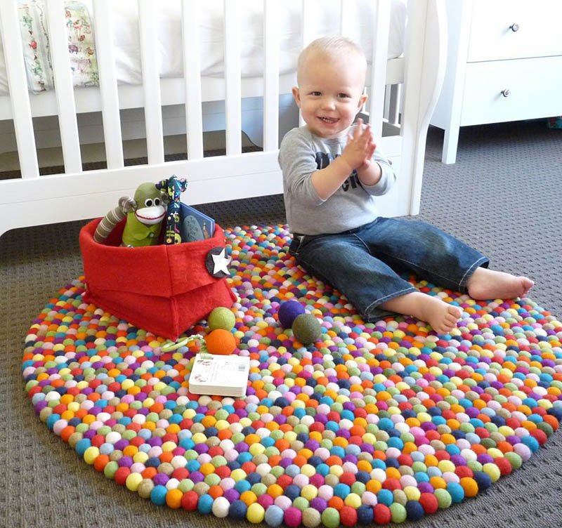 colorful-balls-kids-rugs-playfull-furniture