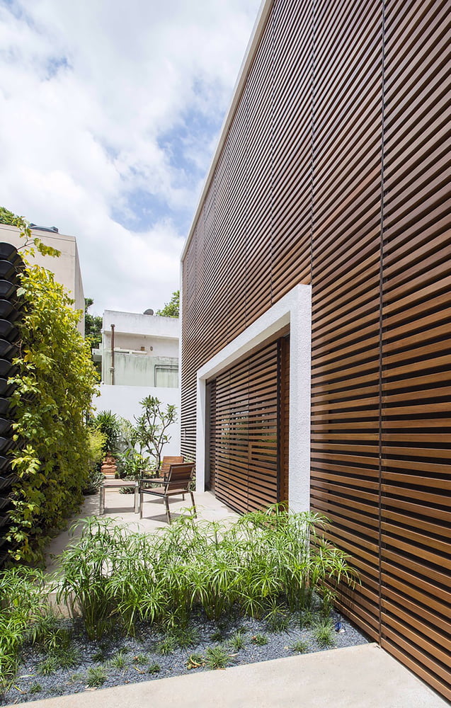 Badri Residence A Modern Indian House Architecture Paradigm (13)
