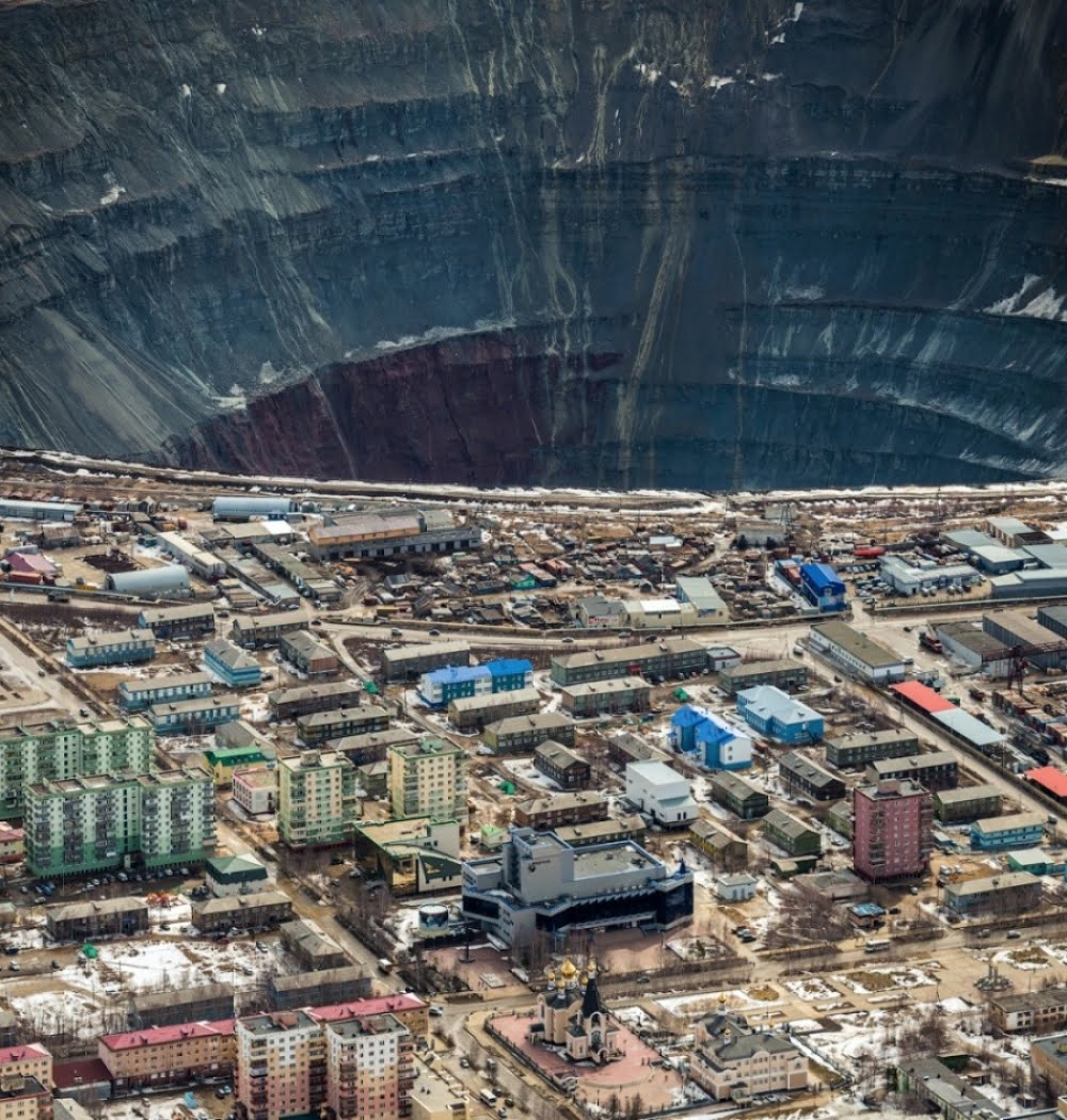 thats-how-they-mine-diamonds-mirny-yakutia-russia