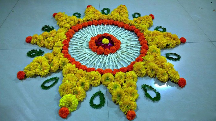 easy-rangoli-designs-for-beginners-with-flowers