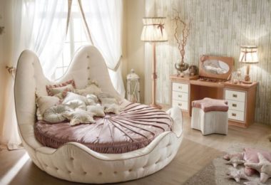 round bed,