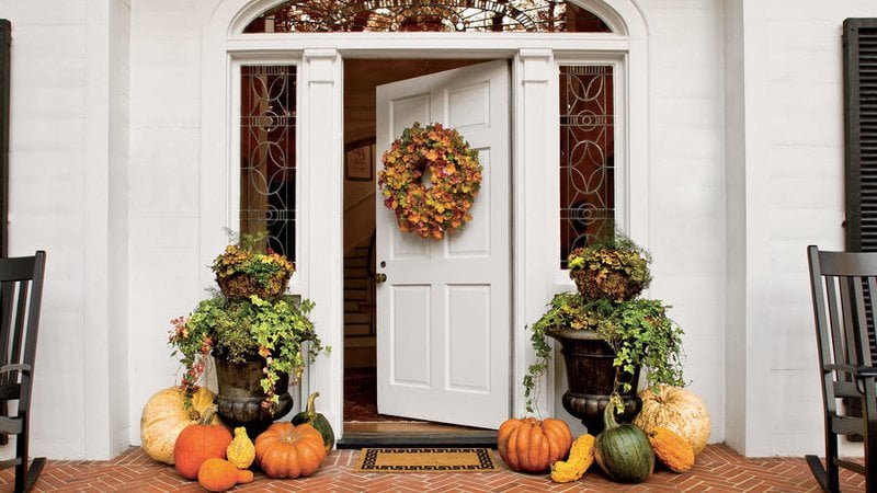 Fall porch decorating, front porch fall decorating ideas, inexpensive fall decorating ideas, fall front porch inspiration, outdoor fall decorations, hanging porch decorations, cheap fall decorations for outside, diy fall decorations for outside, front porch decorating ideas on a budget, fall decoration for porch,